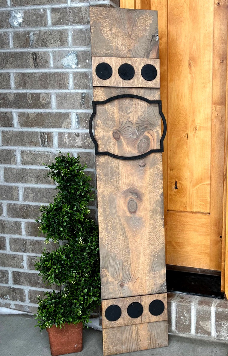 Large interchangeable porch leaner